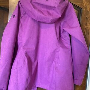 Mountain Hardware all season jacket with zip out reversible shell- Size Large